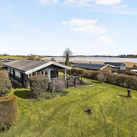 Cozy Log With A View Of The Water * Kirke Såby